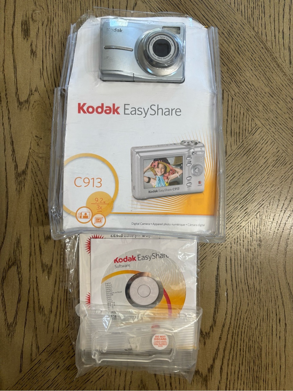 Kodak EasyShare C913 Compact Digital Camera 9.2MP 3x Zoom 2.4in USB
